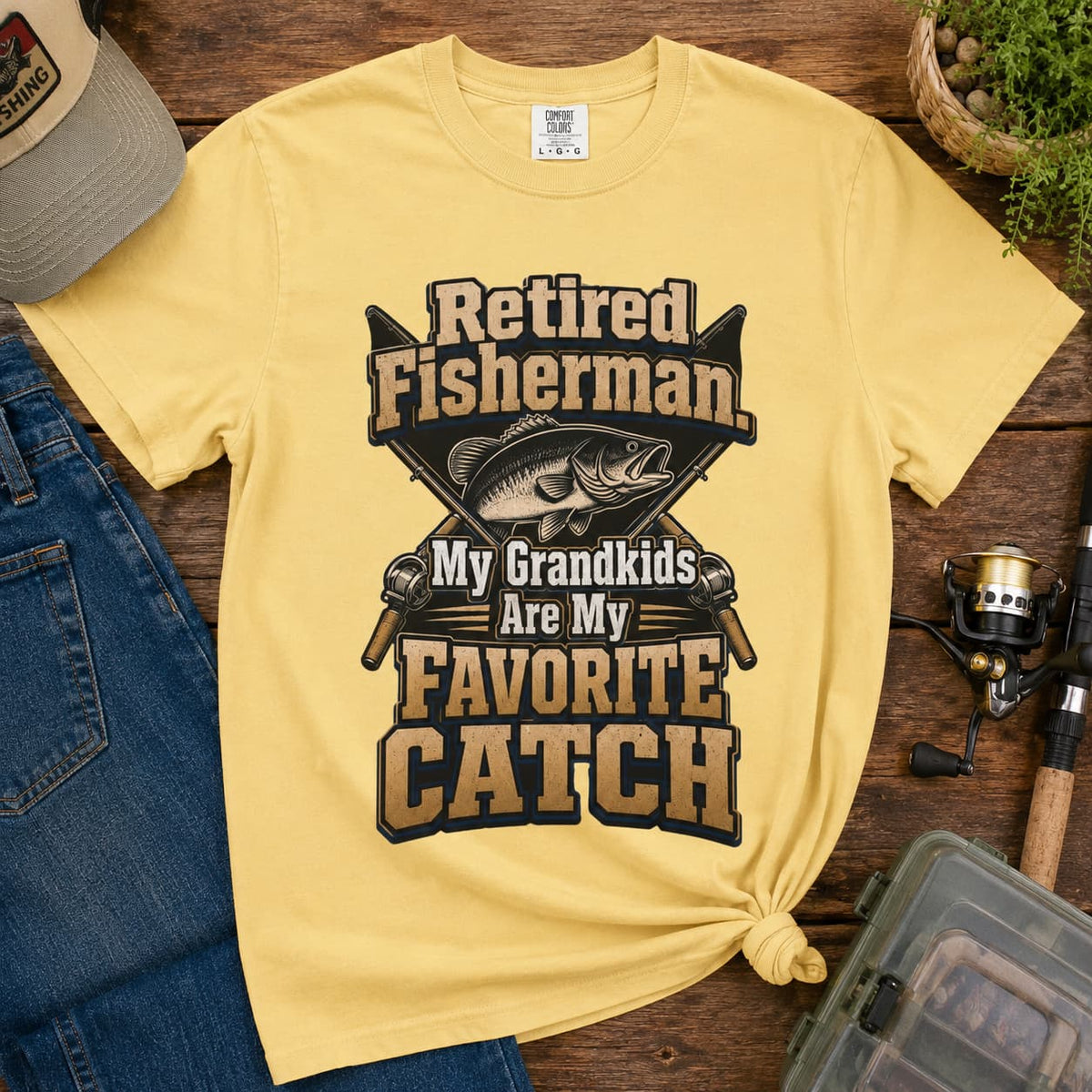 Retired Fisherman Grandpa Shirt – My Grandkids Are My Favorite Catch Fishing T-Shirt, Retirement Gift for Grandpa
