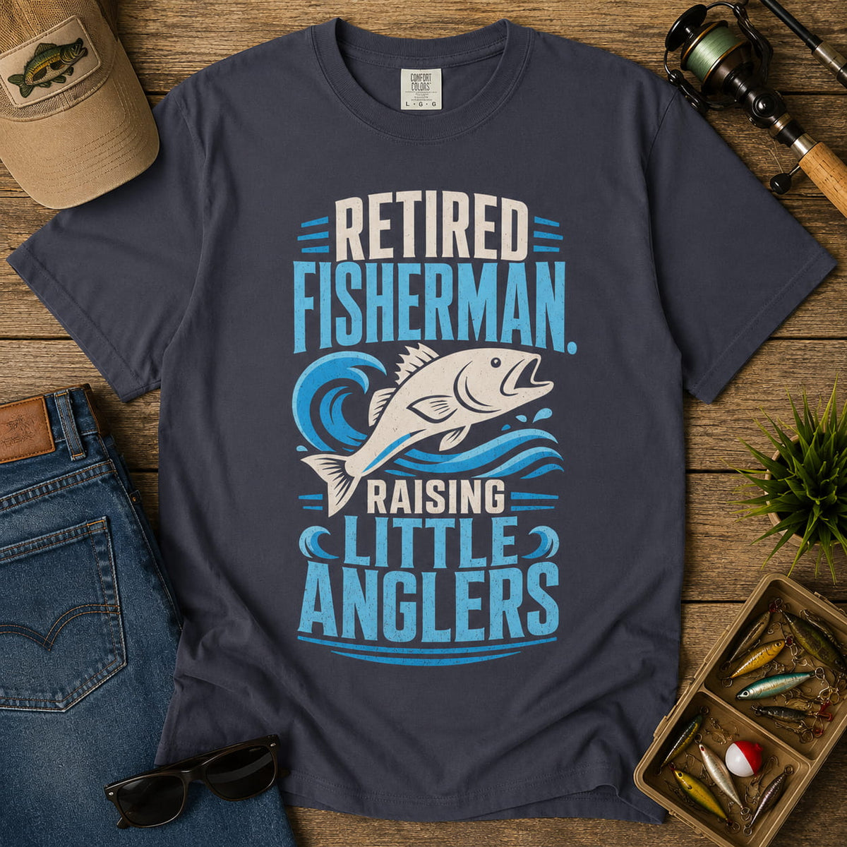 Retired Fisherman Raising Little Anglers Shirt – Fishing Grandpa Family Fishing T-Shirt