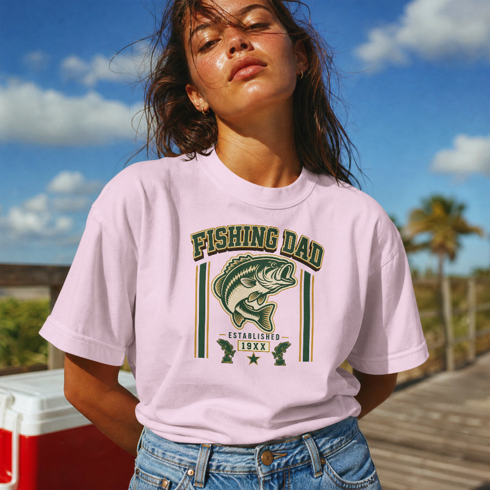 Fishing Dad Bass Fishing T-Shirt – Vintage Fisherman Graphic Tee for Dad